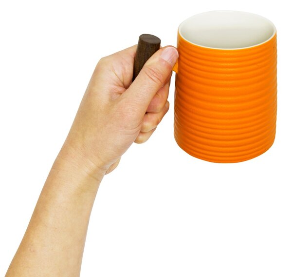 Porcelánový hrnek Tea Logic Clementine Relief, oranžový, dřevěná rukojeť, matný, 400 ml