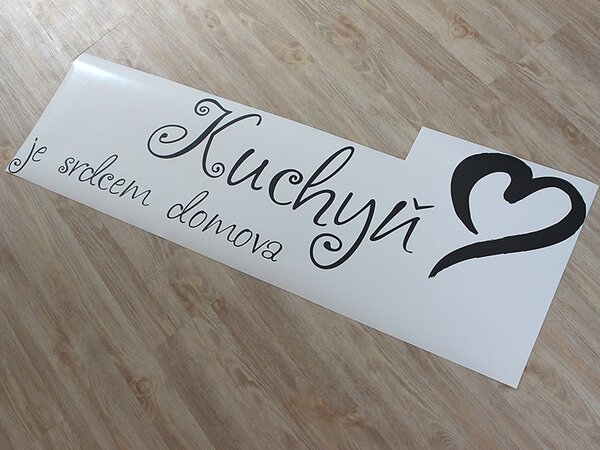 Kuchyň je srdcem domova samolepka na zeď 60 x 21 cm