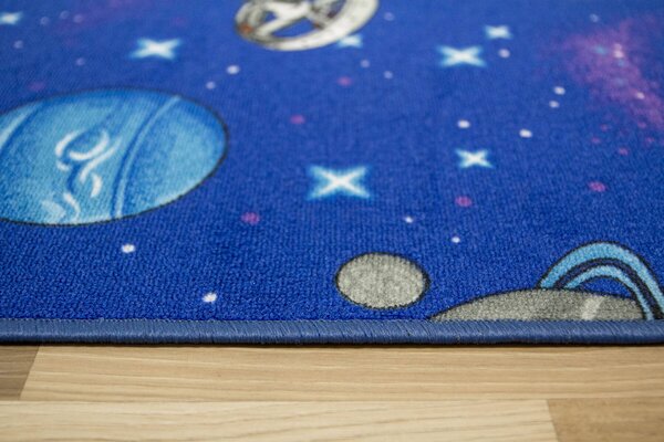 Associated Weavers Dětský kusový koberec Galaxy Vesmír Planety modrý Rozměr: 100x150 cm