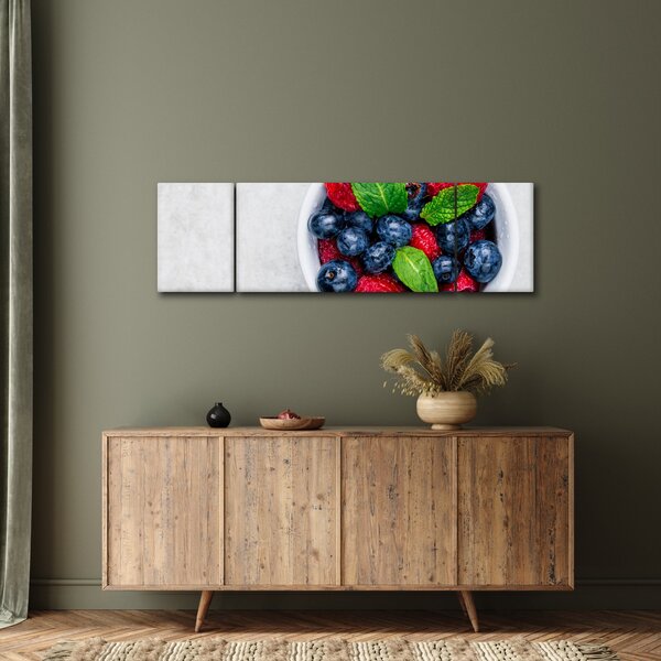 Obraz - miska s lesním ovocem (170x50 cm)