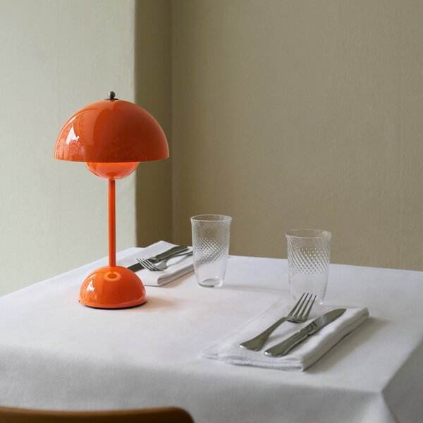 Stolní lampa &Tradition, Flowerpot VP9, stmívatelné, Oranžová, Obývací pokoj, Plast, Design
