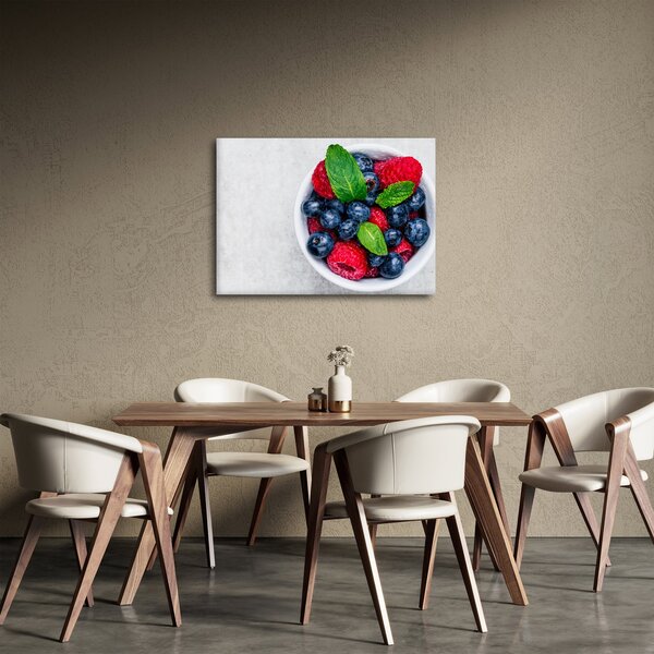 Obraz - miska s lesním ovocem (70x50 cm)