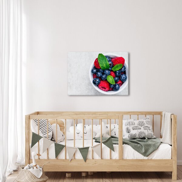 Obraz - miska s lesním ovocem (70x50 cm)
