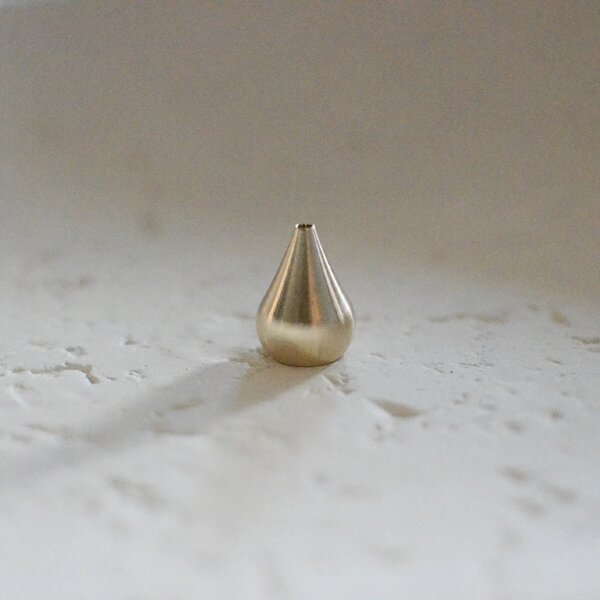 Cedar and Myrrh Stojánek na vonné tyčinky Waterdrop - Tall CM107