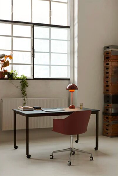&Tradition designové židle Rely Indoor Armchair On Wheels