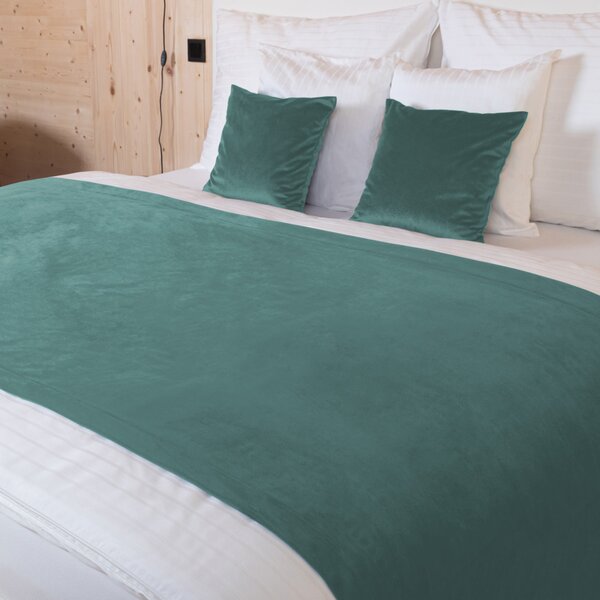 Biante Sametový přehoz/běhoun na postel Velvet Premium SVP-022 Ledově zelený Na míru