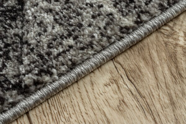 Koberec FEEL 5673/16811 HERRINGBONE černý / šedý / krémový