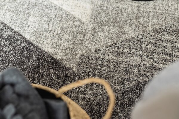 Koberec FEEL 5673/16811 HERRINGBONE černý / šedý / krémový