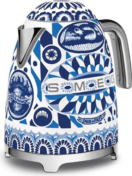 Smeg KLF03DGBEU. Rychlovarná konvice D&G Blu Mediterraneo