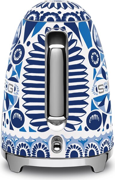 Smeg KLF03DGBEU. Rychlovarná konvice D&G Blu Mediterraneo