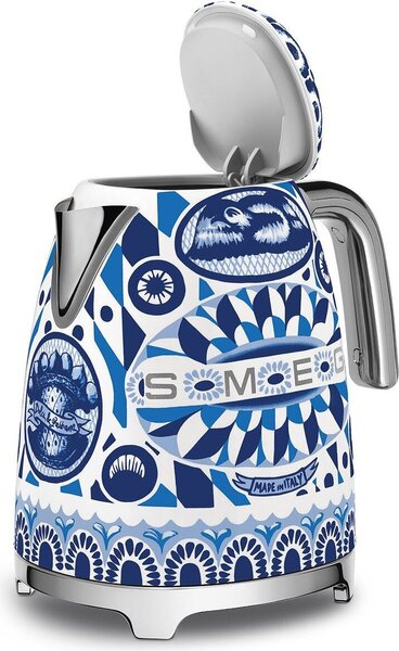 Smeg KLF03DGBEU. Rychlovarná konvice D&G Blu Mediterraneo