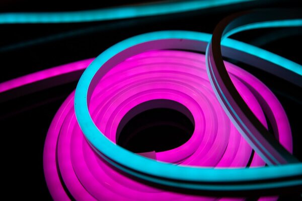 Chytrý venkovní WiFi RGBTW LED pásek 3m 15W NEON FLEX
