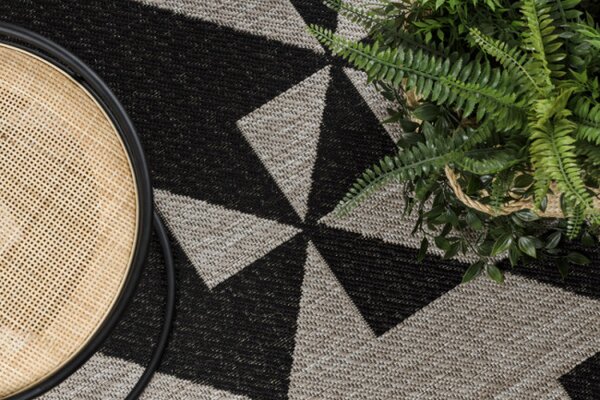Koberec Šňůrkový SIZAL FLOORLUX 20489 stříb/černý Trojúhelníky
