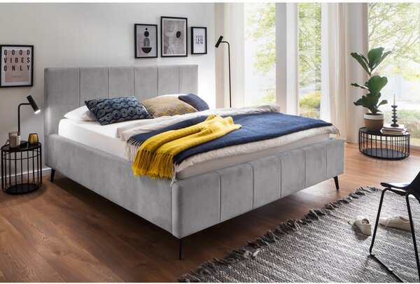 Světle šedá čalouněná dvoulůžková postel s úložným prostorem s roštem 180x200 cm Lizzano – Meise Möbel