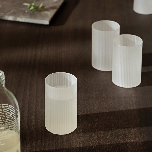 FERM LIVING Sklenička a víčko karafy Ripple 1 l, Frosted