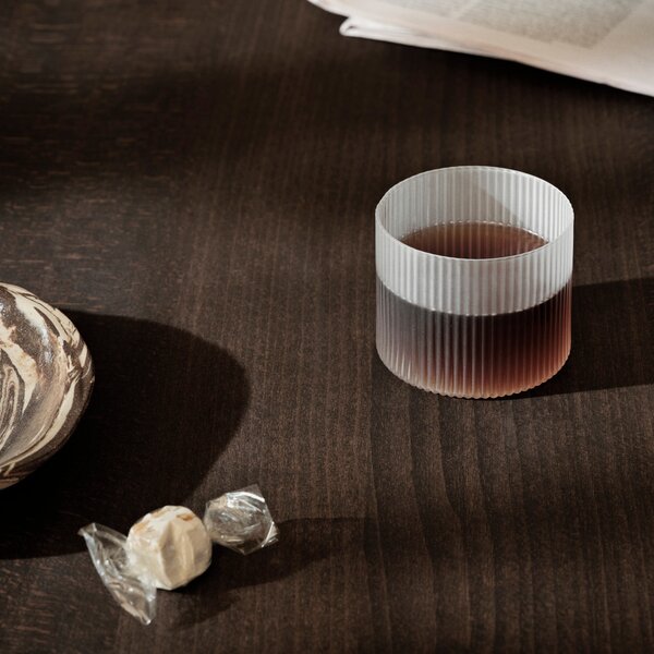 FERM LIVING Nízké skleničky Ripple, Frosted, sada 4 kusů