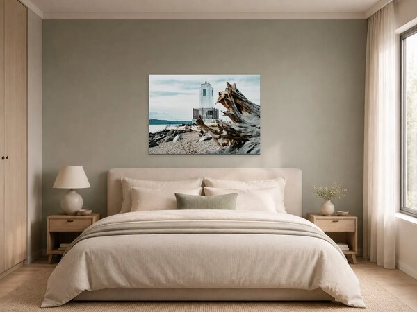 Pobřežní maják a naplavené dřevo – Jednodílný obraz, 70 × 50 cm