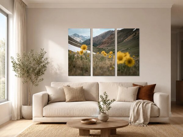Horské údolí se žlutými květy – Třídílný obraz A, 90 × 60 cm