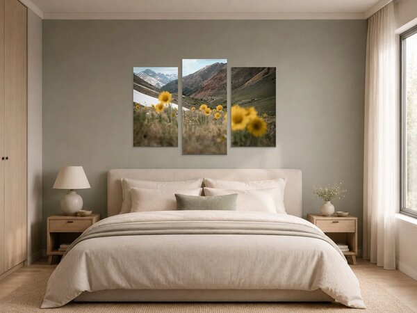 Horské údolí se žlutými květy – Třídílný obraz B, 90 × 60 cm