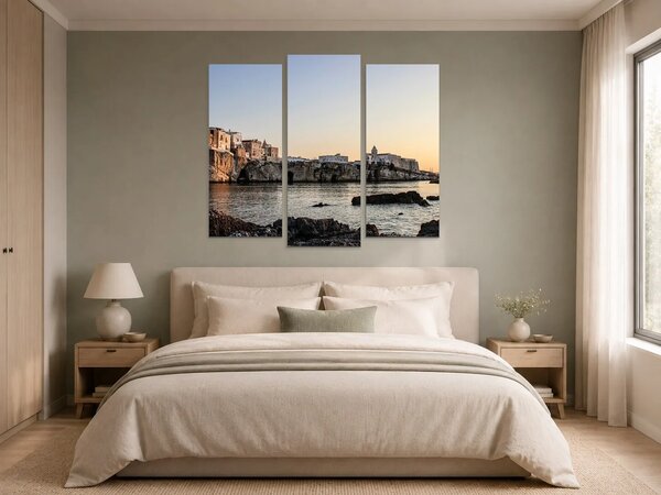 Pobřežní město na útesech při západu slunce – Třídílný obraz B, 120 × 100 cm
