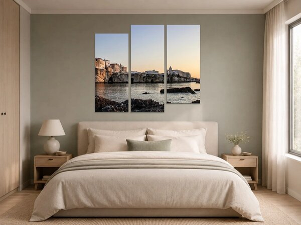 Pobřežní město na útesech při západu slunce – Třídílný obraz C, 120 × 100 cm