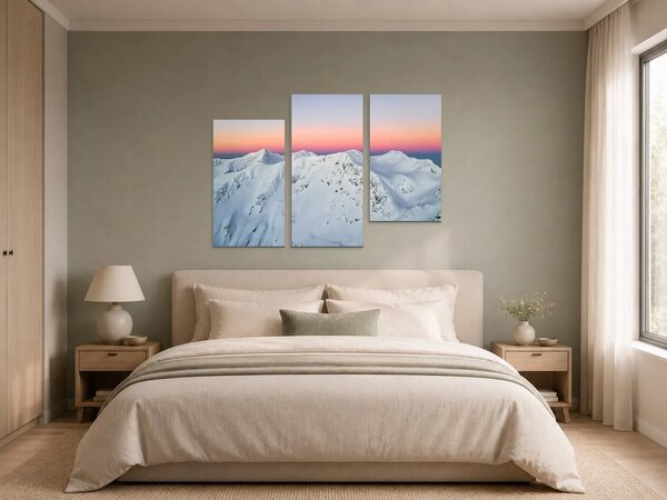 Zasněžené horské hřebeny při západu slunce – Třídílný obraz C, 90 × 60 cm