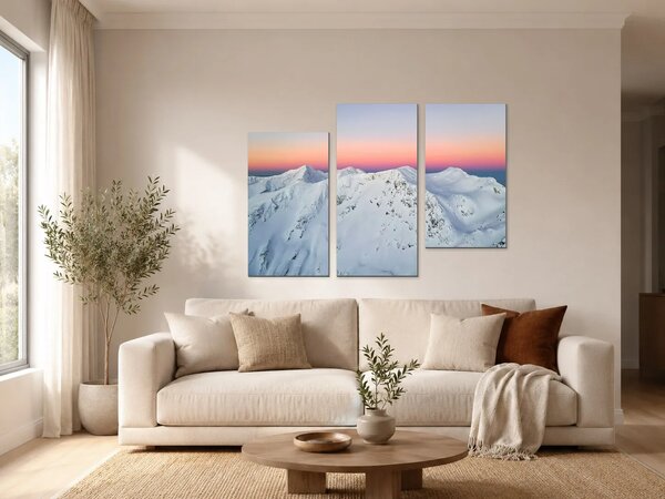 Zasněžené horské hřebeny při západu slunce – Třídílný obraz C, 90 × 60 cm