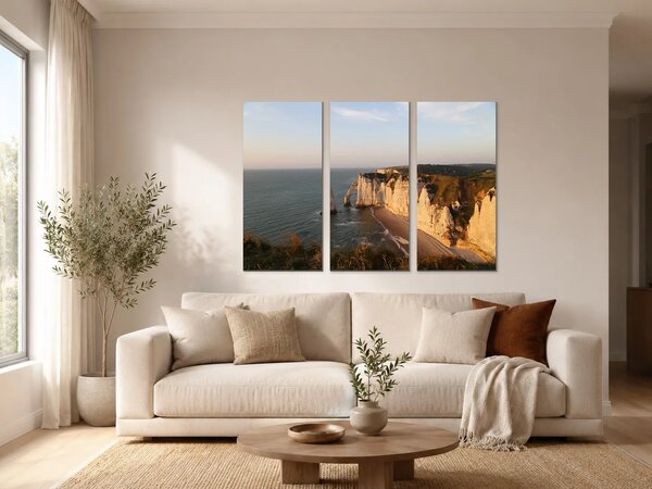 Útesy Étretat v teplém večerním světle – Třídílný obraz A, 90 × 60 cm