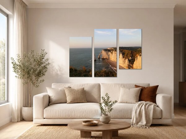 Útesy Étretat v teplém večerním světle – Třídílný obraz C, 90 × 60 cm
