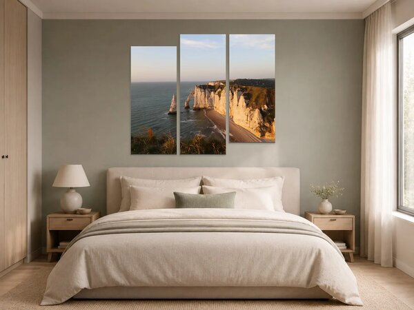 Útesy Étretat v teplém večerním světle – Třídílný obraz C, 120 × 100 cm