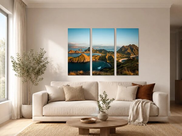Zlaté světlo nad horskými zátokami – Třídílný obraz A, 90 × 60 cm