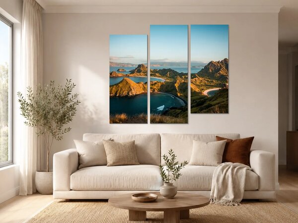 Zlaté světlo nad horskými zátokami – Třídílný obraz C, 120 × 100 cm