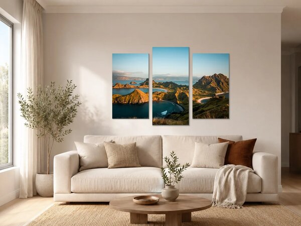 Zlaté světlo nad horskými zátokami – Třídílný obraz B, 90 × 60 cm