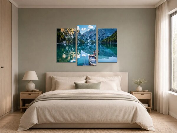 Horské jezero s loďkami – Třídílný obraz B, 90 × 60 cm