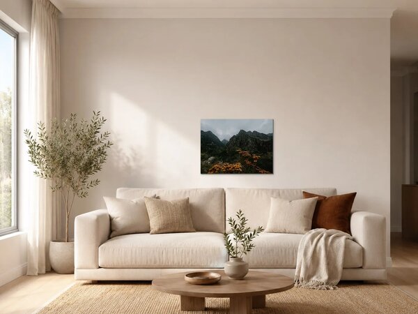 Mlhavé horské údolí s divokými květy – Jednodílný obraz, 60 × 40 cm