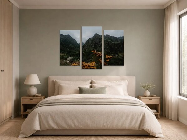 Mlhavé horské údolí s divokými květy – Třídílný obraz B, 90 × 60 cm
