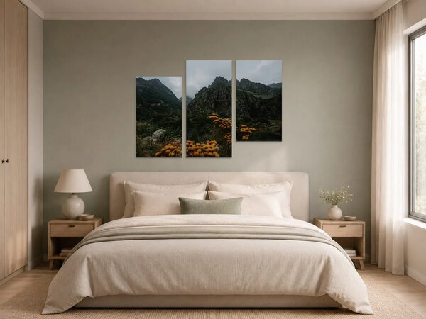 Mlhavé horské údolí s divokými květy – Třídílný obraz C, 90 × 60 cm