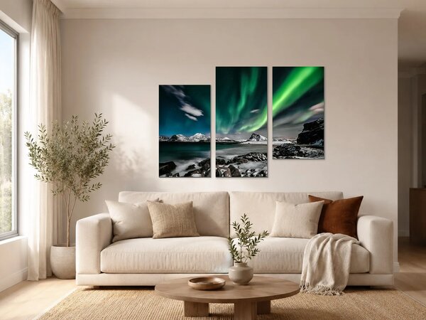 Polární záře nad zimním pobřežím – Třídílný obraz C, 90 × 60 cm