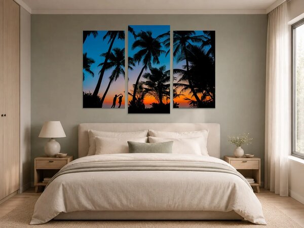 Silueta páru mezi palmami při západu slunce – Třídílný obraz B, 120 × 80 cm