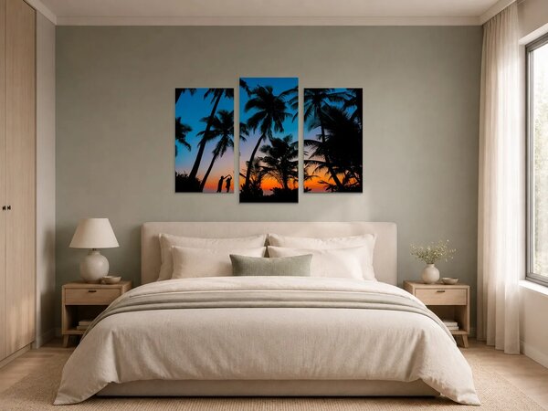 Silueta páru mezi palmami při západu slunce – Třídílný obraz B, 90 × 60 cm