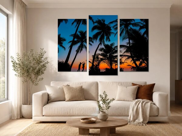 Silueta páru mezi palmami při západu slunce – Třídílný obraz B, 120 × 80 cm