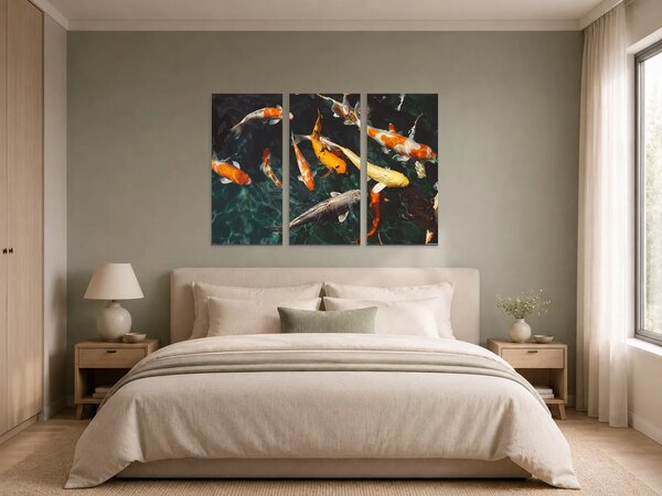 Koi kapři v temném jezírku – Třídílný obraz A, 90 × 60 cm
