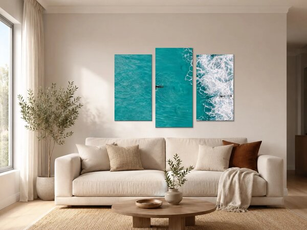 Surfaři v tyrkysových vlnách – Třídílný obraz B, 90 × 60 cm