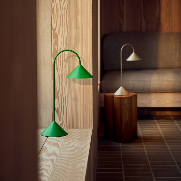 FRANDSEN LED stolní lampa na baterie Grasp, zelená, výška 47 cm, stmívatelný, Zelená, kov, Design