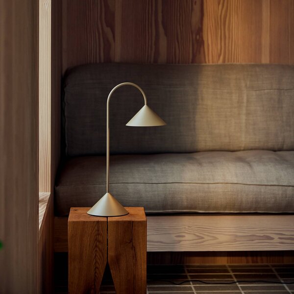 FRANDSEN LED stolní lampa na baterie Grasp, pískově šedá, výška 47 cm, stmívatelný, Hliník / šedá / zinek, kov, Design