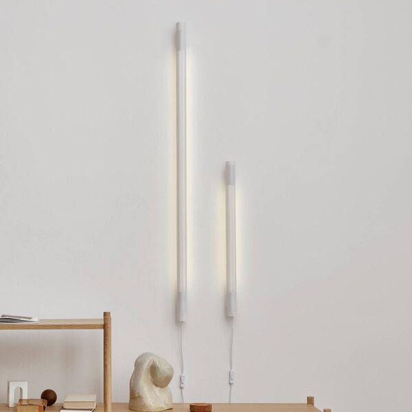 GEJST Nástěnné světlo Radent, bílé, výška 135 cm, G13 LED, Bílá / opál, Obývací pokoj / jídelna, kov