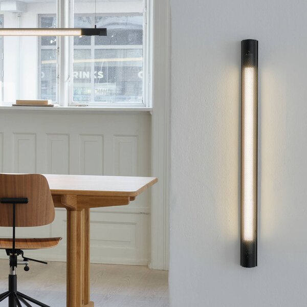 GEJST Nástěnné světlo Radent, černé, výška 70 cm, G13 LED, stmívatelný, Černá, Obývací pokoj / jídelna, kov