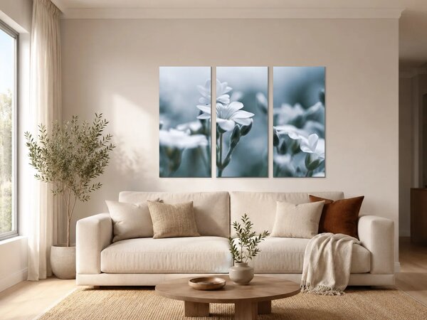 Jemné bílé květy v modrém oparu – Třídílný obraz A, 90 × 60 cm