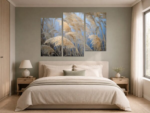 Zlatavé rákosí na modrém pozadí – Třídílný obraz C, 120 × 80 cm
