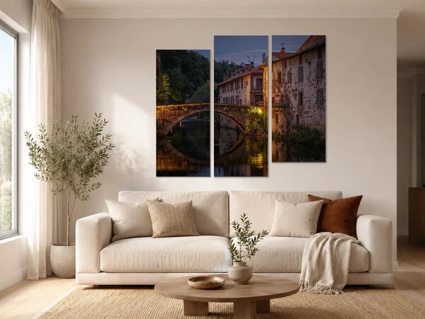 Kamenný most v historickém městě za soumraku – Třídílný obraz C, 120 × 100 cm